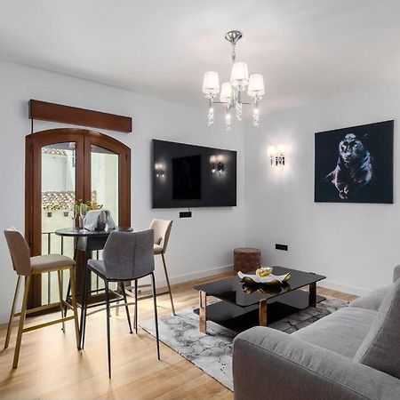 Luxurious Apartment In The Heart Of Puerto Banus Marbella Eksteriør billede