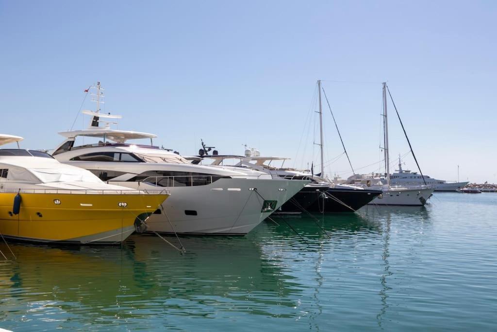 Luxurious Apartment In The Heart Of Puerto Banus Marbella Eksteriør billede