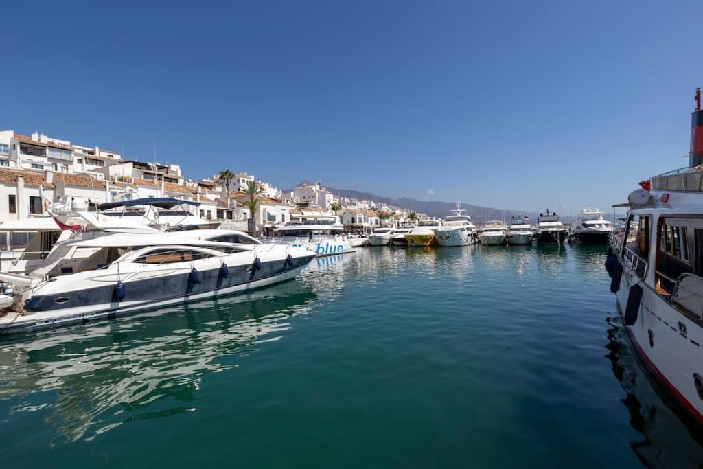 Luxurious Apartment In The Heart Of Puerto Banus Marbella Eksteriør billede
