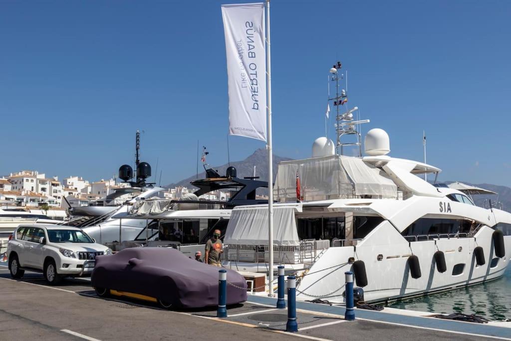 Luxurious Apartment In The Heart Of Puerto Banus Marbella Eksteriør billede