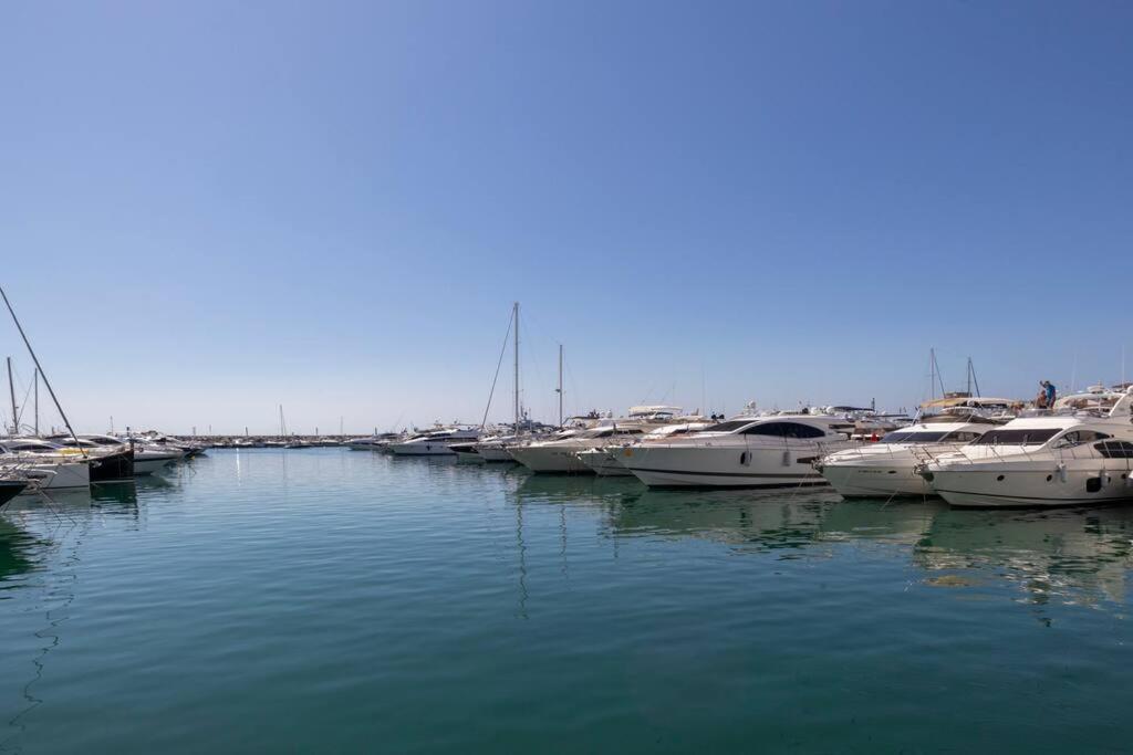 Luxurious Apartment In The Heart Of Puerto Banus Marbella Eksteriør billede